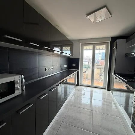 Apartamento Modernes - Kueche & Balkon - Lage - Zentral Kl - 6 Gaeste *