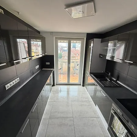 Apartamento Modernes - Kueche & Balkon - Lage - Zentral Kl - 6 Gaeste